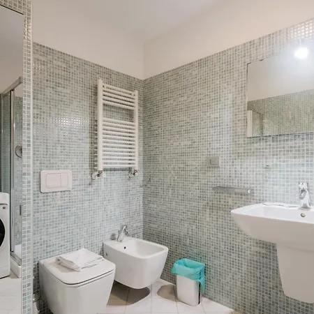 Guesthost - Sempione & Monumentale Lejlighed *